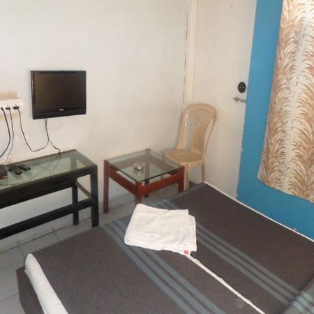 ناسيك Hotel Abhishek المظهر الخارجي الصورة